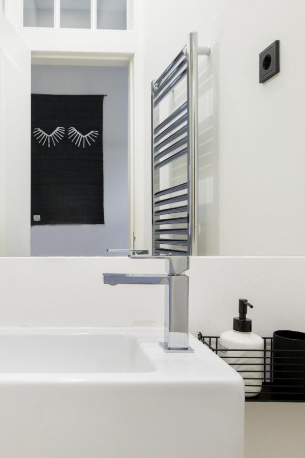Update Urban Chic Flat In 19Th Century Building 2 Bedrooms & 2 Bathrooms & Ac Central Alfama District Lisboa Exterior foto