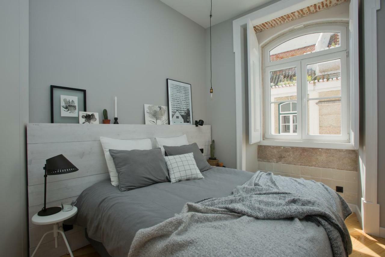Update Urban Chic Flat In 19Th Century Building 2 Bedrooms & 2 Bathrooms & Ac Central Alfama District Lisboa Exterior foto
