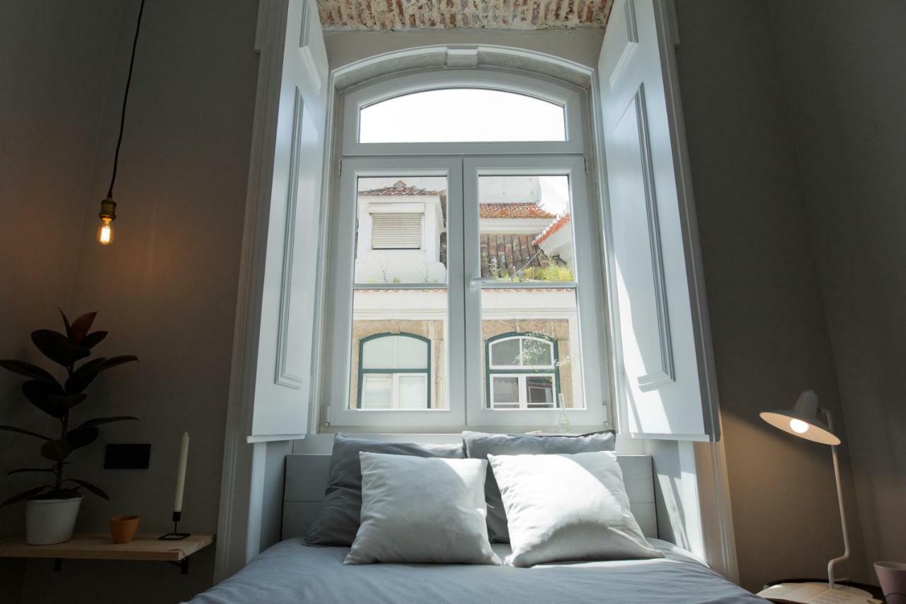 Update Urban Chic Flat In 19Th Century Building 2 Bedrooms & 2 Bathrooms & Ac Central Alfama District Lisboa Exterior foto